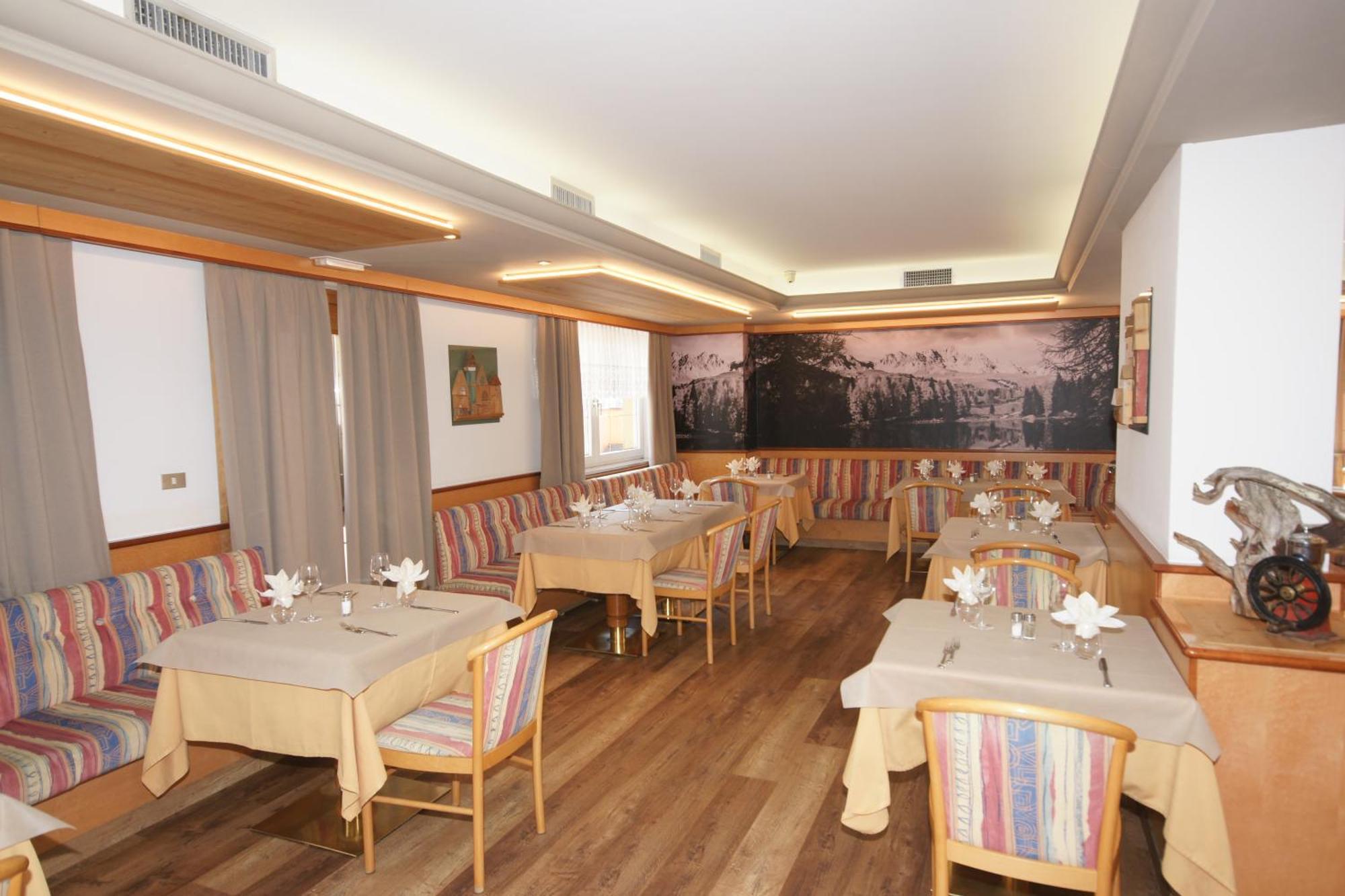 Hotel Vallechiara モエナ エクステリア 写真