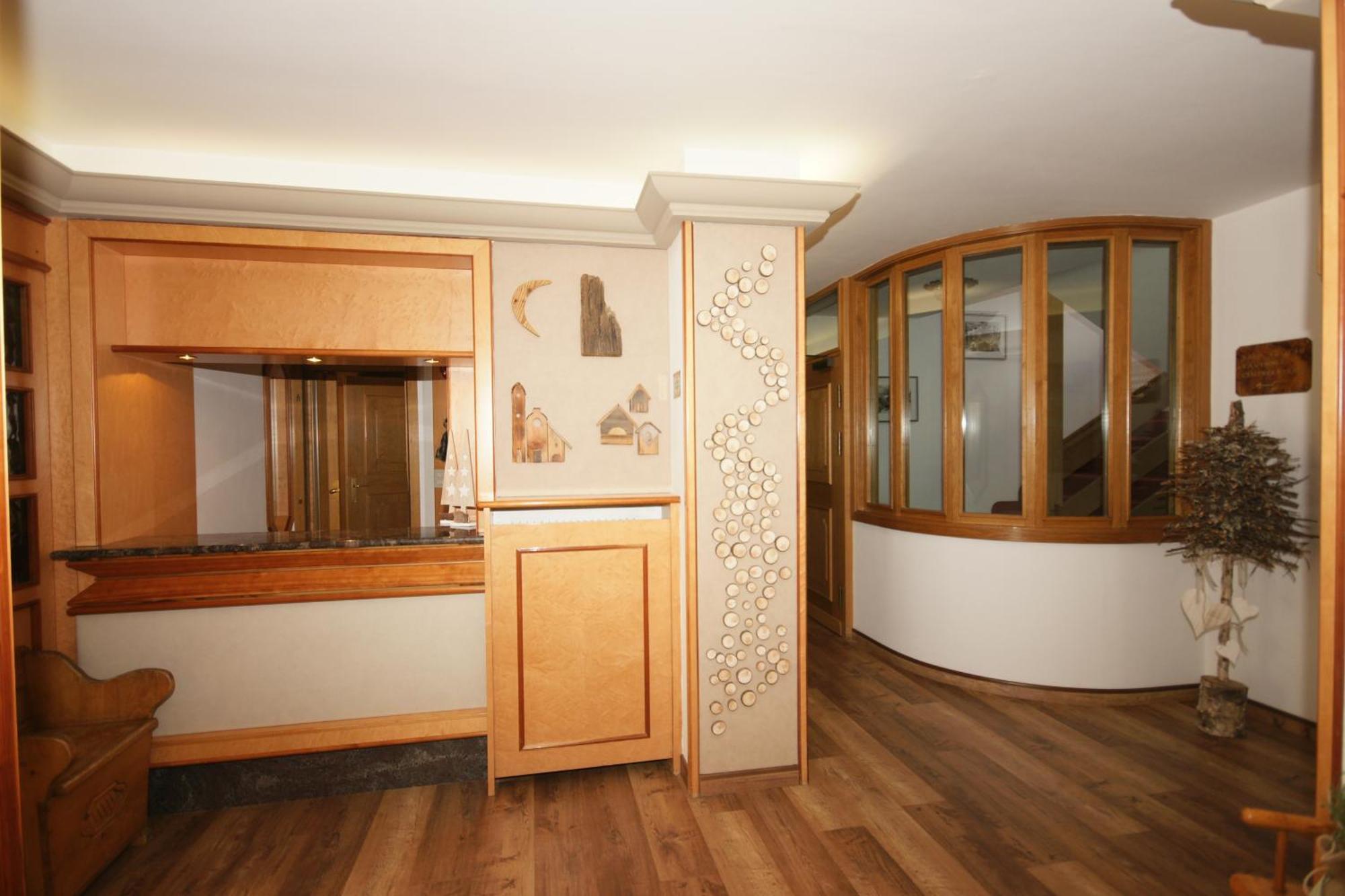Hotel Vallechiara モエナ エクステリア 写真