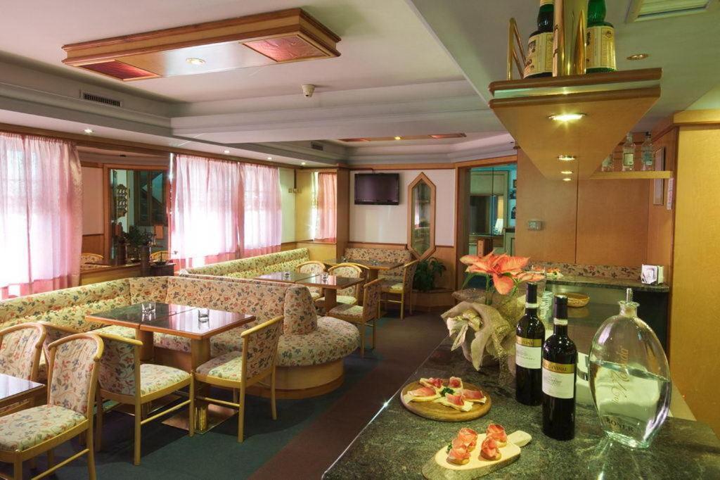 Hotel Vallechiara モエナ エクステリア 写真